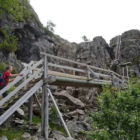 Skjerping Gardshus, בית חווה Lonevåg