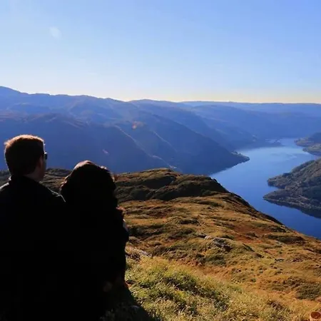 Skjerping Gardshus, בית חווה Lonevåg