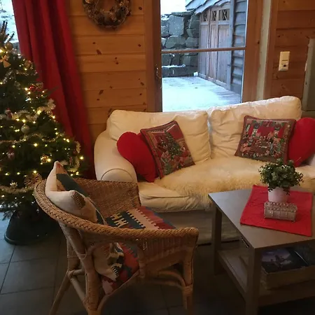 בית חווה Skjerping Gardshus, *