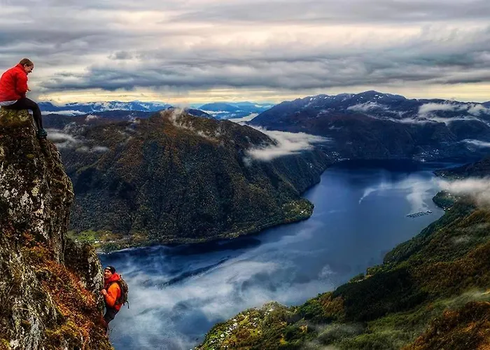 Skjerping Gardshus, * Lonevåg