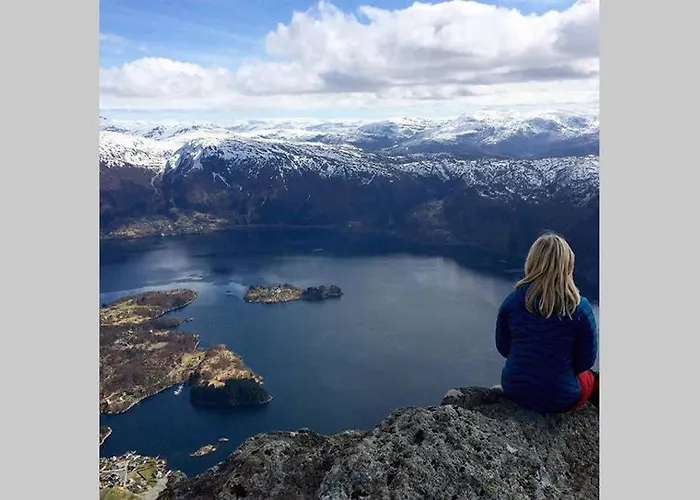 Skjerping Gardshus, * Lonevåg